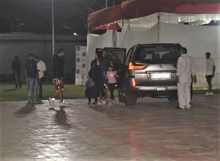 बुधवार को ऑल स्टार्स फुटबॉल क्लब और टेली स्टिकर्स के बीच फुटबाल मैच खेला गया.