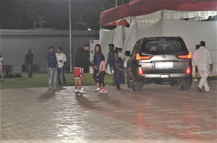 अभिषेक बच्चन की टीम में रणबीर कपूर, अरमान जैन, अपारशक्ति खुराना, करण देओल और अभिमन्यु दासानी भी मौजूद थे.