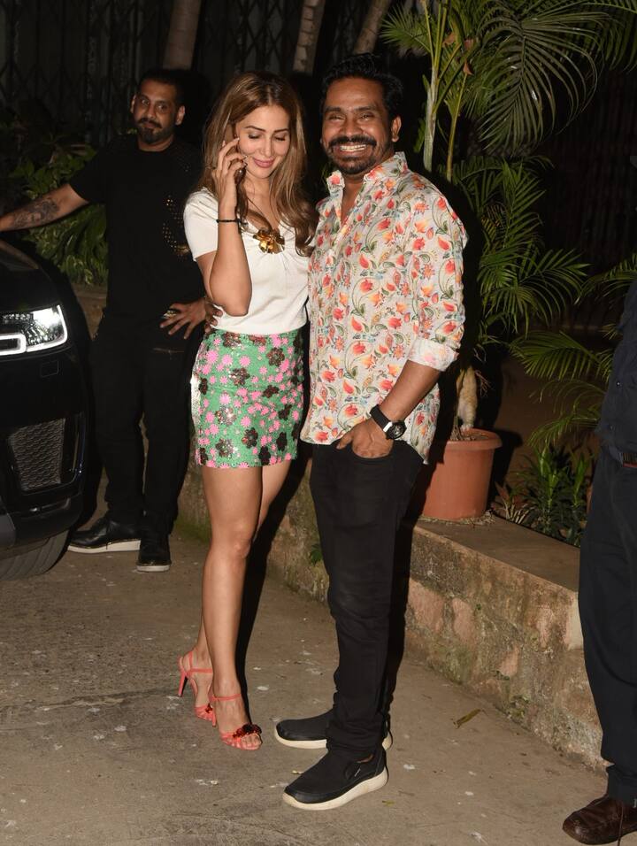 अपने इस लुक को पूरा करने के लिए किम ने हाई हील्स और लाइट मेकअप का इस्तेमाल किया था. (तस्वीर: मानव मंगलानी)