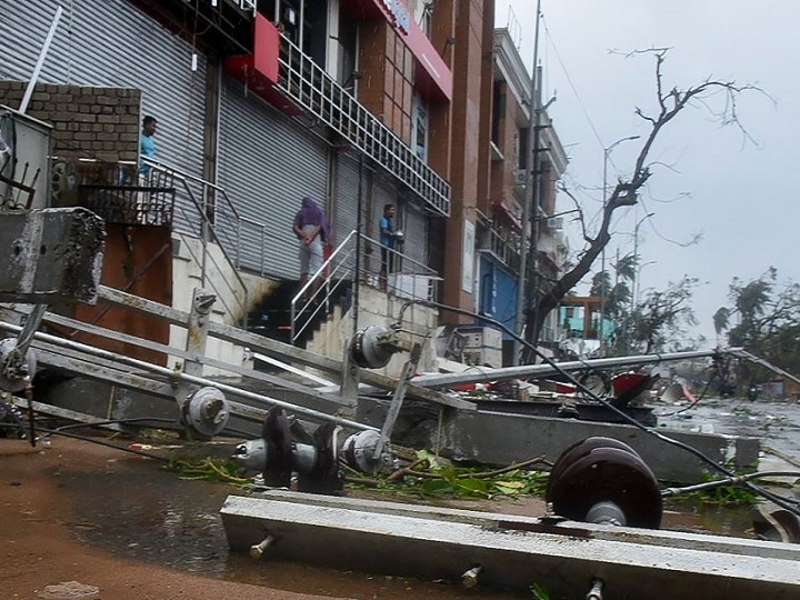 Isro satellites proved to be savers for people during cyclone Fani फोनी के कहर से लोगों को बचाने में देश के इन 5 सैटेलाइट्स ने निभाई बड़ी भूमिका