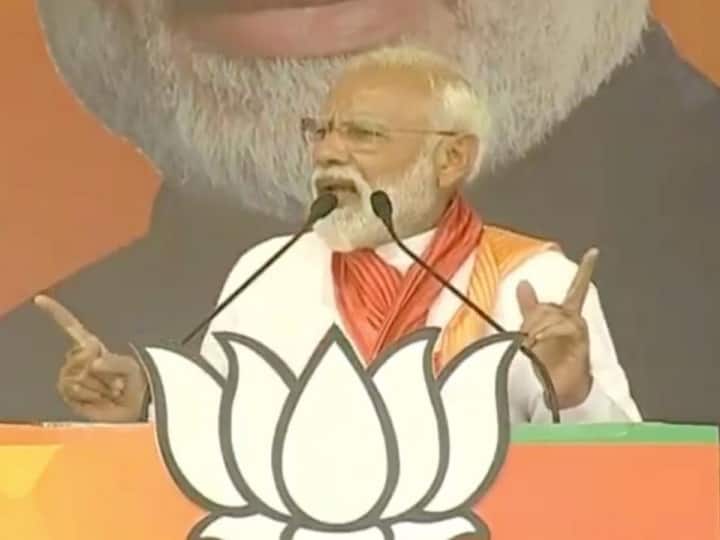 यूपी: पीएम मोदी बोले, 'नामपंथी, वामपंथी और दाम-दमनपंथी के बाद हम विकासपंथी कल्चर लेकर आए' UP- PM Narendra Modi targets opposition during address a public rally in Bhadohi यूपी: पीएम मोदी बोले, 'नामपंथी, वामपंथी और दाम-दमनपंथी के बाद हम विकासपंथी कल्चर लेकर आए'