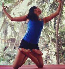 योग करते हुए कविता कौशिक की तस्वीरें वायरल, एक्ट्रेस की ये अदाएं देख हर कोई हैरान