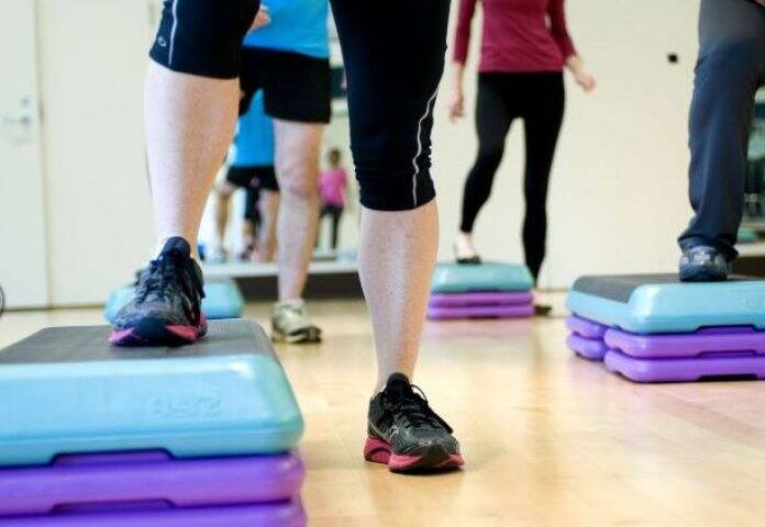  हल्की एक्सरसाइज जरूर करें: रमजान में फास्ट का बहाना बनाकर आपको एक्सरसाइज से नहीं बचना चाहिए. आपको योग या ऐसी एक्सरसाइज जरूर करनी   चाहिए जो शरीर को तनाव से दूर रखें.