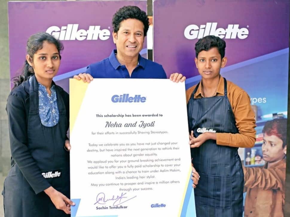 कुशीनगर की इन बेटियों से सचिन तेंदुलकर ने कराई शेविंग, कही ये बड़ी बात