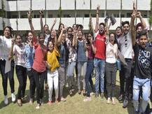 CBSE 10th Result 2019: यूपी के छात्रों ने किया कमाल, टॉप 13 में आठ ने बनाई जगह
