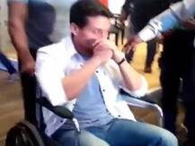 VIDEO: प्रमोशन के दौरान पैर के दर्द से परेशान दिखे टाइगर, चलने के लिए लेना पड़ा व्हीलचेयर का सहारा