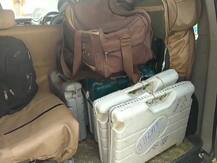 मुजफ्फरपुरः होटल से EVM बरामद, बवाल के बाद डीएम ने दिया कार्रवाई का आश्वासन