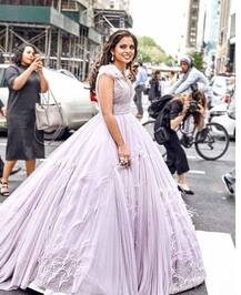 Met Gala 2019: ईशा अंबानी बेहद खूबसूरत अंदाज में पहुंची मेट गाला, देखें तस्वीरें यहां