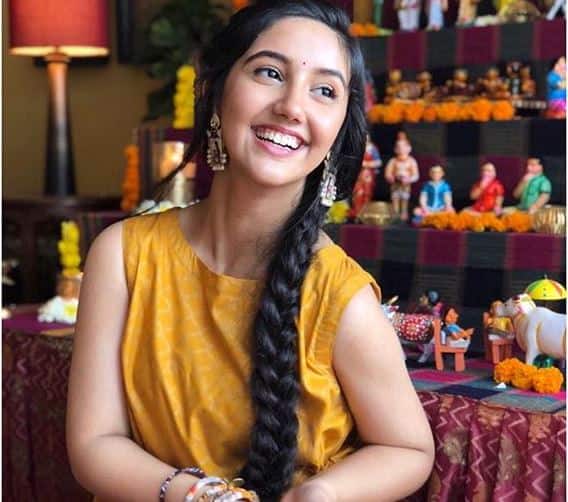  Actor Ashnoor Kaur scores 93% in CBSE class 10 boards, she studied in makeup room टीवी अभिनेत्री अशनूर कौर ने CBSE 10वीं परीक्षा में लाए 93% अंक, मेकअप रूम में करती थीं पढ़ाई