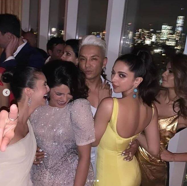 इसे Costume Institute Gala और Met Ball भी कहते हैं. 