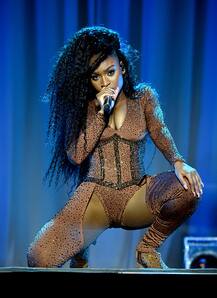 पार्टनर संग बेहद हॉट अंदाज में परफॉर्म करती दिखी ये हसीना, पकड़ी गई गंदी हरकते करती, देखें तस्वीरें