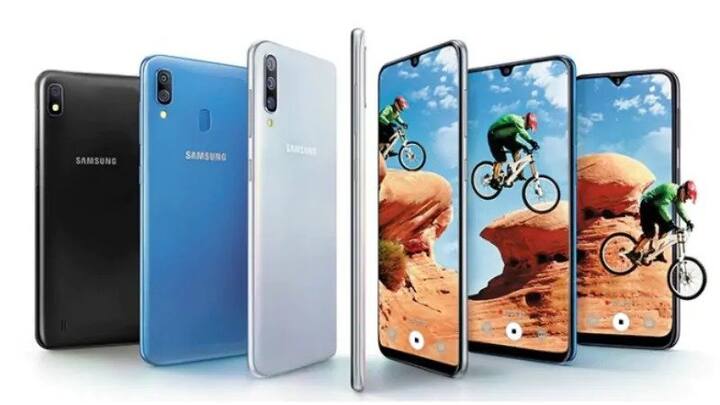 सैमसंग गैलेक्सी A50 में 6.4 इंच का फुल HD+ सुपर एमोलेड इंफिनिटी U डिस्प्ले है. फोन में ऑक्टा कोर एग्जिनॉस 9610 प्रोसेसर है. डिवाइस में 4 जीबी और 6 जीबी रैम जो 64 और 128 जीबी स्टोरेज के साथ आता है. फोन एंड्रॉयड पाई पर काम करता है. फोन की बैटरी 4000mAh की है. कैमरे के मामले में 25 मेगापिक्सल का प्राइमरी सेंसर है और 5 और 8 मेगापिक्सल का भी सेंसर है. वहीं फ्रंट में 25 मेगापिक्सल का सेंसर है.