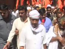 मध्य प्रदेश: दिग्विजय सिंह के रोड शो में लगा मोदी-मोदी का नारा, एफआईआर दर्ज