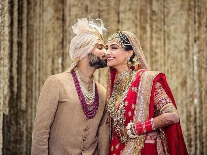 सोनम कपूर की शादी को हुआ एक साल, पति आनंद आहूजा ने खास अंदाज में किया Wish sonam kapoor and anand ahuja is celebrating their first wedding anniversary सोनम कपूर की शादी को हुआ एक साल, पति आनंद आहूजा ने खास अंदाज में किया Wish