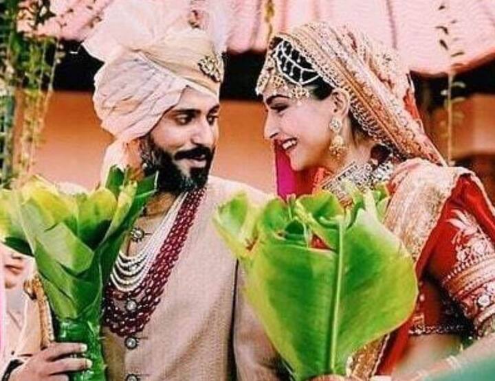  बता दें कि सोनम कपूर और आनंद आहूजा ने पिछले साल 8 मई को एक दूसरे के साथ शादी की थी और इस शादी में सितारों का जबरदस्त मेला लगा था.