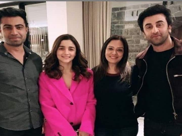 बर्लिन में साथ में वक्त बिता रहे हैं आलिया भट्ट और रणबीर कपूर, सामने आया VIDEO Ranbir Kapoor practices Shiva sessions in berline , Alia Bhatt records it बर्लिन में साथ में वक्त बिता रहे हैं आलिया भट्ट और रणबीर कपूर, सामने आया VIDEO