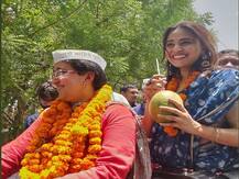 स्वरा भास्कर का अनोख अंदाज़, बिहार में CPI, दिल्ली में AAP और एमपी में किया कांग्रेस का प्रचार