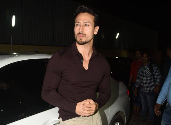 रिलीज से एक दिन पहले फिल्म की स्क्रीनिंग रखी गई जहां कई बॉलीवुड सेलेब पहुंचे.