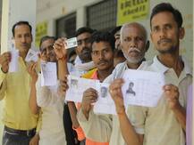 लोकसभा चुनाव: छठे चरण का मतदान पूरा, तस्वीरों में देखें प्रयागराज के चुनावी रंग