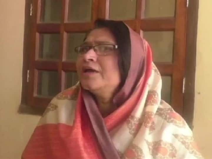 Bhadohi- Congress district president Neelam Mishra quit the party यूपी: भदोही कांग्रेस जिलाध्यक्ष का इस्तीफा, प्रियंका गांधी पर लगाया अपमानित करने का आरोप