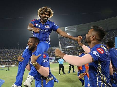IPL फाइनल: आखिरी ओवर का रोमांच, जहां जोशीले क्रिकेट प्रेमियों के बीच मलिंगा ने बाज़ी पलट दी IPL फाइनल: आखिरी ओवर का रोमांच, जहां जोशीले क्रिकेट प्रेमियों के बीच मलिंगा ने बाज़ी पलट दी