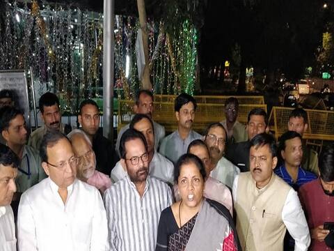 बीजेपी ने की चुनाव आयोग से मांग, ममता बनर्जी को चुनाव प्रचार करने से रोका जाए बीजेपी ने की चुनाव आयोग से मांग, ममता बनर्जी को चुनाव प्रचार करने से रोका जाए