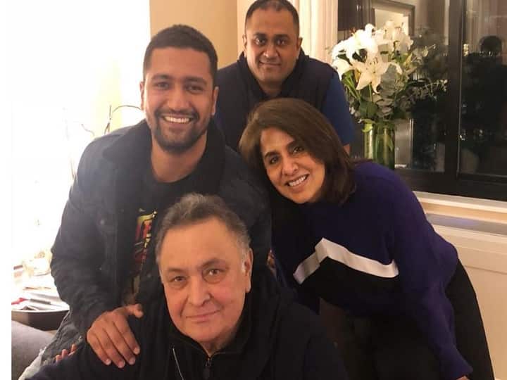 न्यूयॉर्क में ऋषि कपूर से मिलने पहुंचे विक्की कौशल, सामने आई खूबसूरत तस्वीर