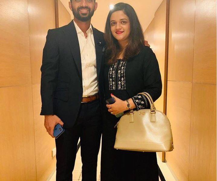 आंजिक्य रहाणे ने अपनी बचपन की दोस्त से शादी की है. रहाणे को भी क्रिकेट वर्ल्ड कप में जगह नहीं मिली है.