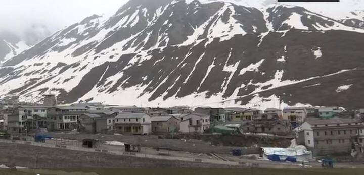 सभी तस्वीरें सोशल मीडिया से ली गई हैं.