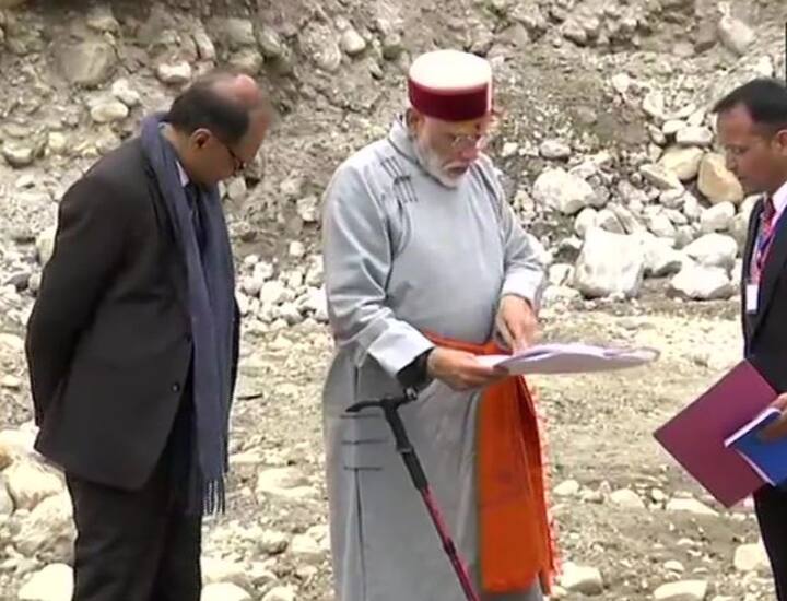 प्रधानमंत्री का पिछले दो साल में केदारनाथ का यह चौथा दौरा है. पीएम मोदी रविवार को बद्रीनाथ जाएंगे.