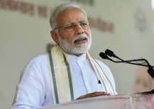 कांग्रेस ने की चुनाव आयोग से गुहार, नहीं करने दें वाराणसी में मोदी को काफिले के साथ यात्रा