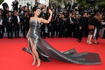 Cannes 2019: दूसरी बार रेड कार्पेट पर उतरीं हिना खान, ग्लैमरस लुक से किया सबको खुश