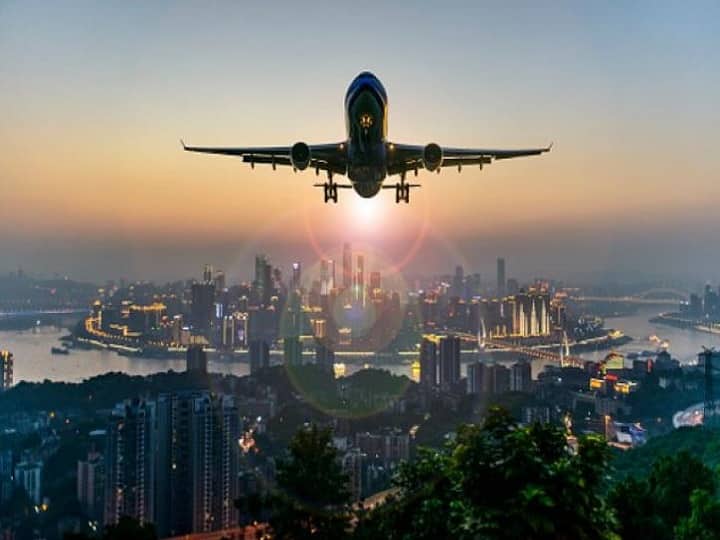 ब्रिटेन में हवाई सेवाएं निलंबित होने के कारण फंसे भारतीय छात्र और परिवार, 31 दिसंबर तक सभी उड़ानें रद्द Indian students and family stranded due to suspended air services in Britain, all flights canceled until 31 December ब्रिटेन में हवाई सेवाएं निलंबित होने के कारण फंसे भारतीय छात्र और परिवार, 31 दिसंबर तक सभी उड़ानें रद्द