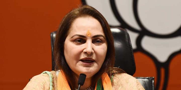 रामपुर सीट से बीजेपी के टिकट पर जया प्रदा चुनावी मैदान में हैं. इस सीट पर ये अभिनेत्री आजम खान को कड़ी टक्कर दे रही हैं.