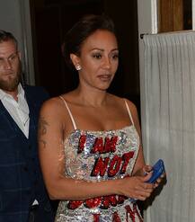 एक आंख की रोशनी खोने के बाद हॉस्पिटल पहुंची ये सिंगर, जानें कौन है ये