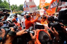 देश के कोने-कोने में मोदी लहर, हर ओर मन रहा है जीत का जश्न, देखें तस्वीरें