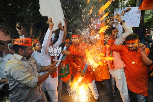 प्रधानमंत्री मोदी ने इस मौके पर कहा है कि भाजपा फिर से सत्ता पर काबिज होने के लिए तैयार है. उन्होंने इस प्रदर्शन को 'सबका विश्वास' बताया. 