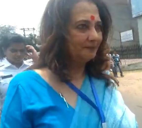 टीएमसी उम्मीदवार मुनमुन सेन पश्चिम बंगाल की हाई प्रोफाइल सीट आसनसोल सीट से चुनाव हार गई. बीजेपी सांसद बाबुल सुप्रियो ने 197637 वोटों से हराया.
