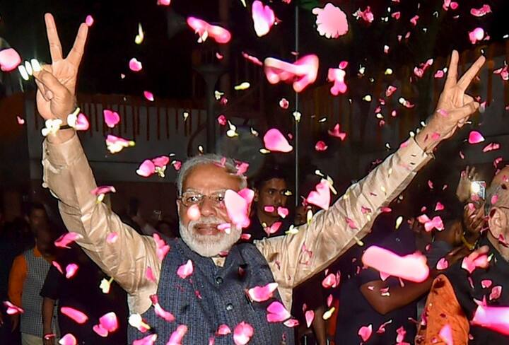 लोकसभा चुनाव में एक तरफ मोदी थे तो दूसरी तरफ पूरा विपक्ष. पूरे देश में कहीं महागठबंधन बना तो कहीं किसी ने क्षेत्रीय पार्टी के लिए सीट छोड़ दी. अकेले मोदी सब पर भारी पड़े.