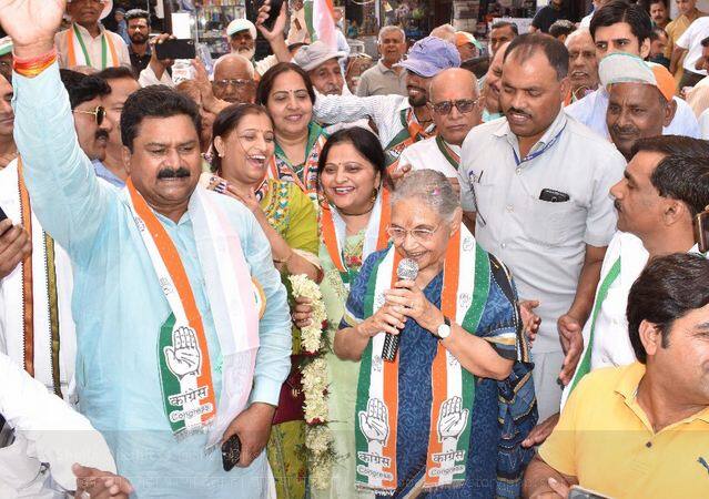 दिल्ली भाजपा अध्यक्ष मनोज तिवारी ने उत्तरपूर्वी दिल्ली सीट से कांग्रेस की पूर्व मुख्यमंत्री शीला दीक्षित को 3,66,102 वोटों से मात दी.