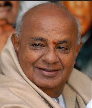 पूर्व प्रधानमंत्री और जद (एस) सुप्रीमो एच डी देवगौड़ा को तुमकुर सीट पर भाजपा उम्मीदवार से शिकस्त मिली.