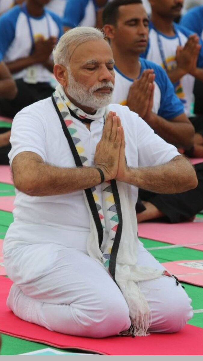 बॉलीवुड की कई दिग्गज हस्तियों ने पीएम मोदी को जीत की बधाई दी, जानें किसने क्या लिखा. सभी फोटोः ट्विटर 