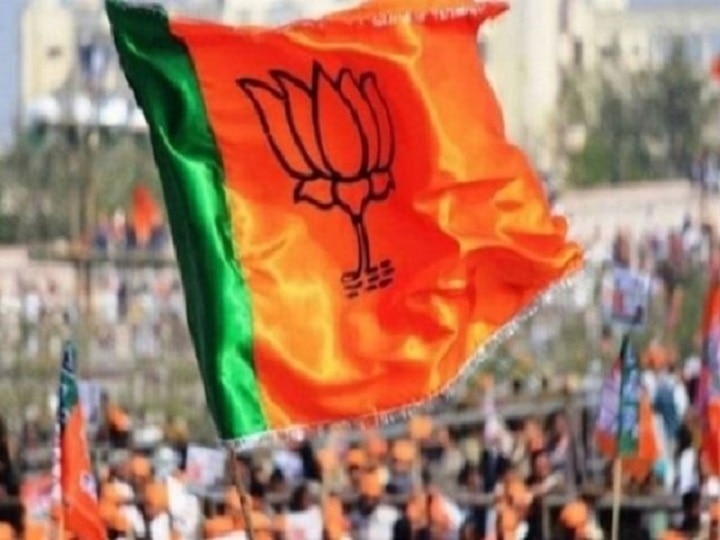 UP- BJP sets a mile stone on all the seats in the Gorakhpur-Basti mandal, Kushinagar won by record votes  यूपी: गोरखपुर-बस्‍ती मंडल की सभी सीटों पर भगवा छाया, कुशीनगर में रिकार्ड मतों से बीजेपी का परचम लहराया