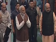 संसद के सेंट्रल हॉल में नवनिर्वाचित सांसदों की बैठक जारी, रात 8 बजे सरकार बनाने का दावा पेश करेंगे पीएम मोदी