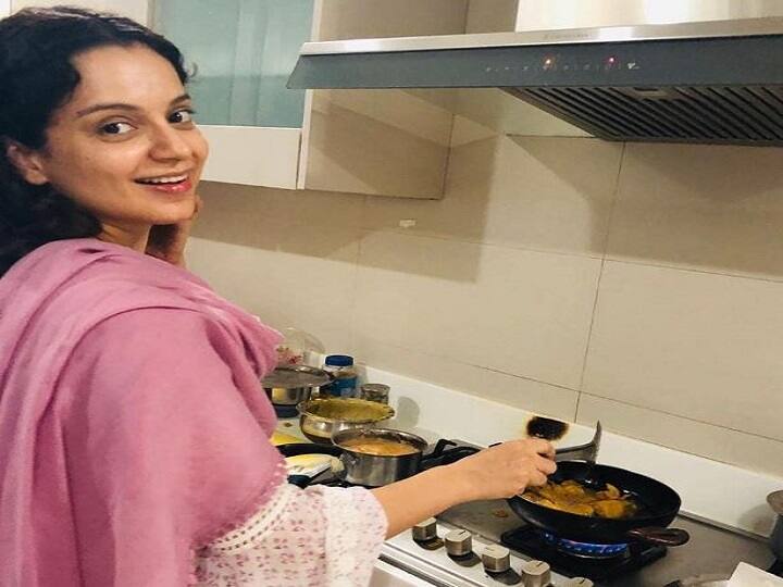 PM मोदी की जीत की खुशी में रसोई पहुंची कंगना रनौत, दी चाय पकौड़े की ट्रीट kangana ranaut cook chai pakauda to celebrate PM narendra modi and bjps big win PM मोदी की जीत की खुशी में रसोई पहुंची कंगना रनौत, दी चाय पकौड़े की ट्रीट