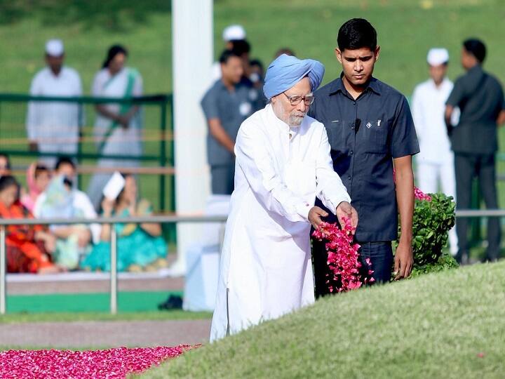 नेहरू के पिता मोतीलाल नेहरू जाने-माने वकील थे. वह कांग्रेस के अध्यक्ष भी रहे थे. वहीं जवाहरलाल नेहरू भी नामी वकील थे और कांग्रेस पार्टी के अध्यक्ष रह चुके हैं.