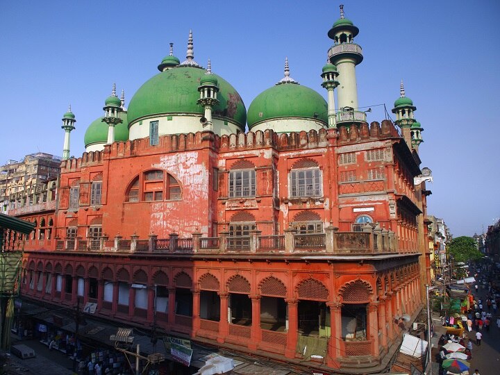 two mosques to make provisions for women in Kolkata West Bengal पश्चिम बंगालः दो ऐतिहासिक मस्जिदों में महिलाओं को नमाज़ पढ़ने की मिलेगी इजाज़त, किए जाएंगे खास इंतज़ाम