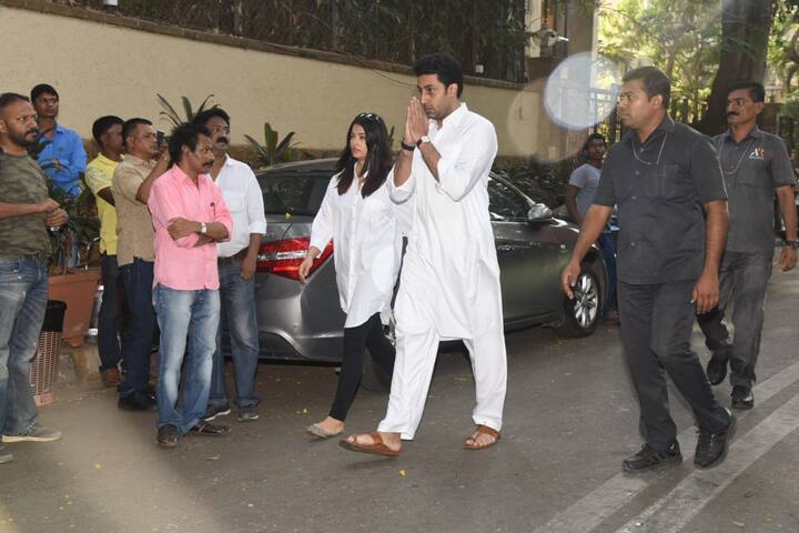 अजय देवगन के खास दोस्त अभिषेक बच्चन भी पत्नी ऐश्वर्या के साथ उनके घर पहुंचे.