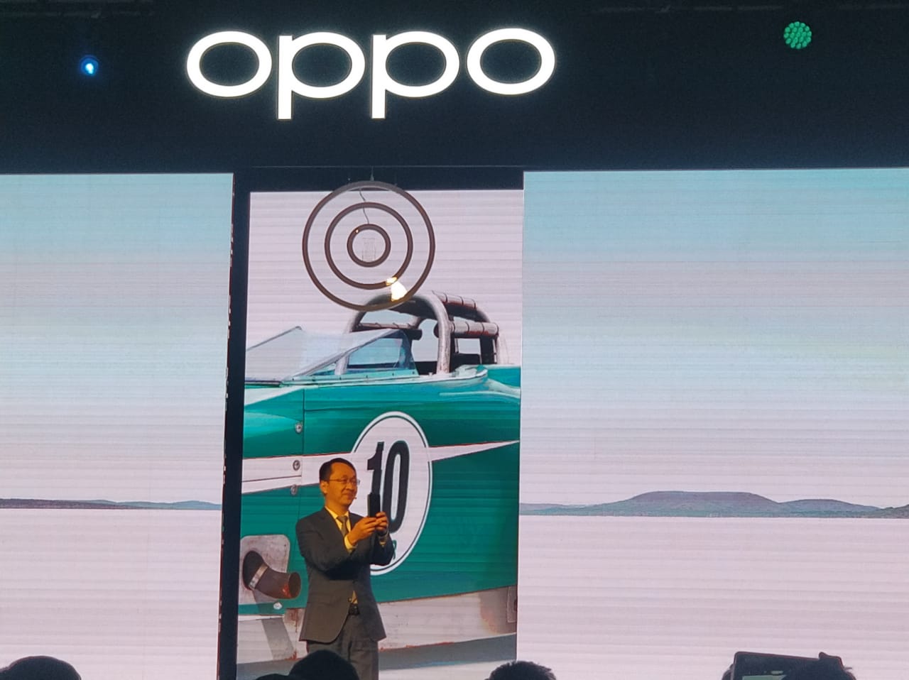 Oppo Reno 10x Zoom शार्क फिन सेल्फी कैमरे और स्नैपड्रैगन 855 प्रोसेसर के साथ हुआ लॉन्च, यहां है पूरी जानकारी