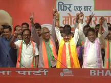 पश्चिम बंगाल: TMC के दो और CPM के एक विधायक और 40 पार्षद BJP में शामिल, विजयवर्गीय बोले- अभी और आएंगे